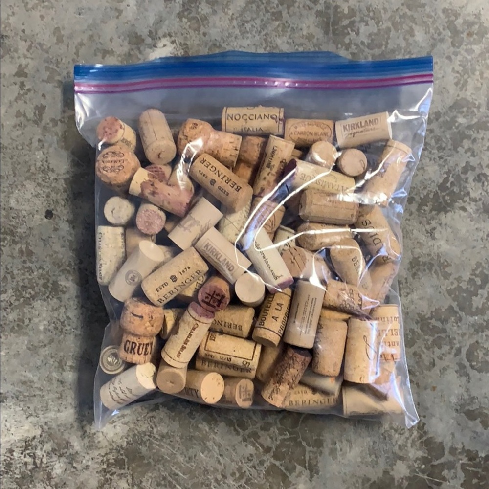 Wine corks for crafts projects-gallon bag each